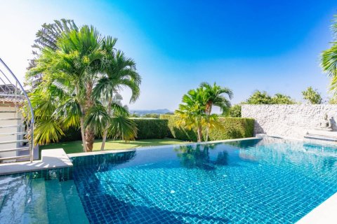 Chalet de 4 dormitorios en Hua Hin, Tailandia № 117356 - foto 2