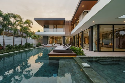 Chalet de 4 dormitorios en Bang Tao, Tailandia № 166254 - foto 2