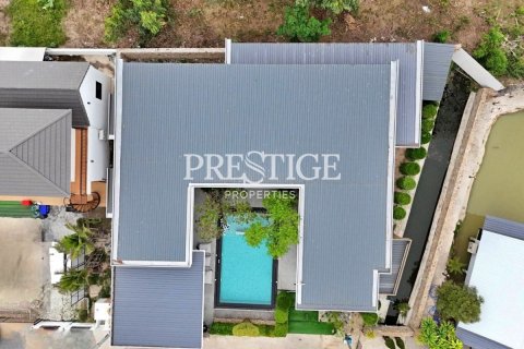 House in Pattaya, Thailand 5 bedrooms № 198161 - photo 30