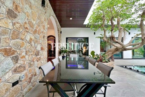 House in Pattaya, Thailand 5 bedrooms № 198161 - photo 28