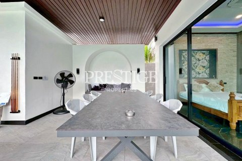 House in Pattaya, Thailand 5 bedrooms № 198161 - photo 26
