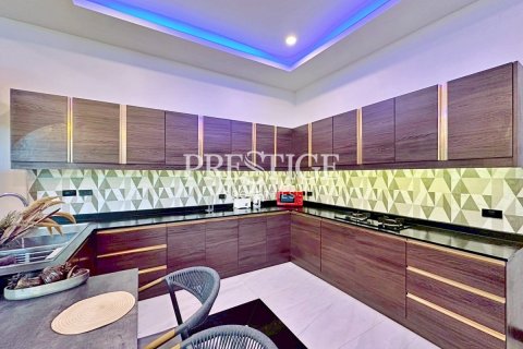 House in Pattaya, Thailand 5 bedrooms № 198161 - photo 9