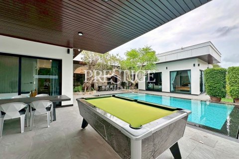 House in Pattaya, Thailand 5 bedrooms № 198161 - photo 27