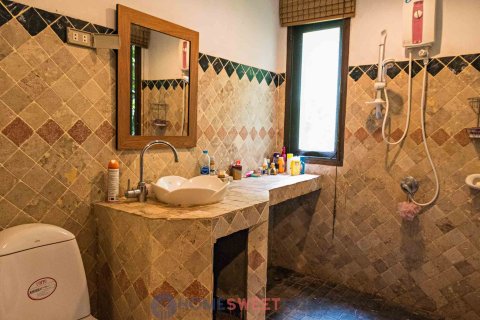 Chalet de 4 dormitorios en Ko Samui, Tailandia № 180201 - foto 12