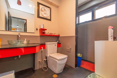 Casa de 7 dormitorios en Bang Khae, Bangkok, Tailandia № 137603 - foto 23