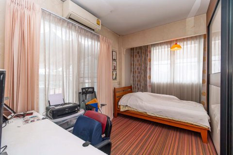 Casa de 7 dormitorios en Bang Khae, Bangkok, Tailandia № 137603 - foto 17