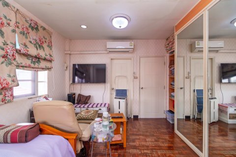 Casa de 7 dormitorios en Bang Khae, Bangkok, Tailandia № 137603 - foto 15