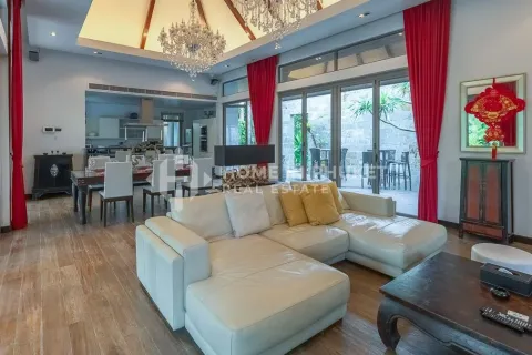 Casa de 4 dormitorios en Phuket, Tailandia № 146673 - foto 7