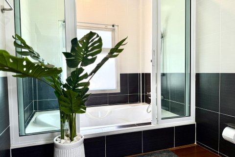 Casa de 3 dormitorios en Bang Lamung, Tailandia № 158742 - foto 18