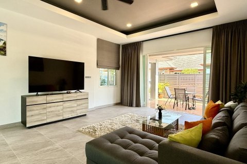 Casa de 3 dormitorios en Bang Lamung, Tailandia № 158742 - foto 8