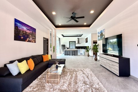 Casa de 3 dormitorios en Bang Lamung, Tailandia № 158742 - foto 6
