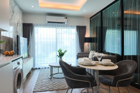 Apartamento de 2 habitaciones en Pattaya, Tailandia № 205809 - foto 3