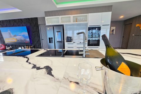 Condominio de 2 dormitorios en Pattaya, Tailandia № 170312 - foto 15