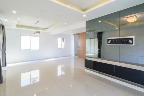 Condominio de 2 dormitorios en Pattaya, Tailandia № 170307 - foto 17