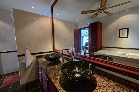 Condominio de 2 dormitorios en Pattaya, Tailandia № 170308 - foto 19