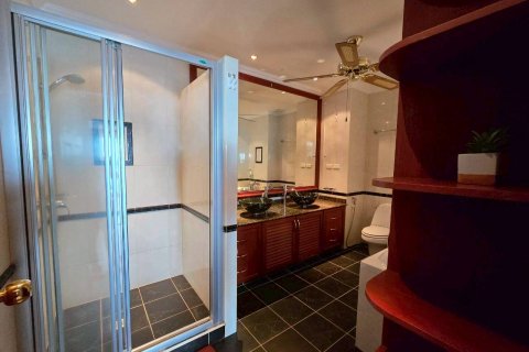 Condominio de 2 dormitorios en Pattaya, Tailandia № 170308 - foto 11