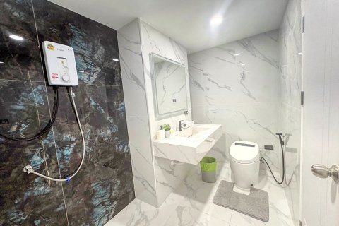 Condominio de 2 dormitorios en Pattaya, Tailandia № 170313 - foto 14