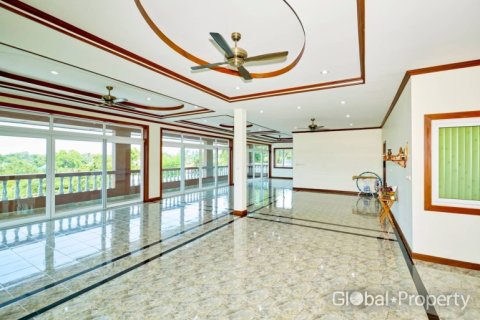 Haus in Pattaya, Thailand 6 Schlafzimmer № 170430 - Foto 9