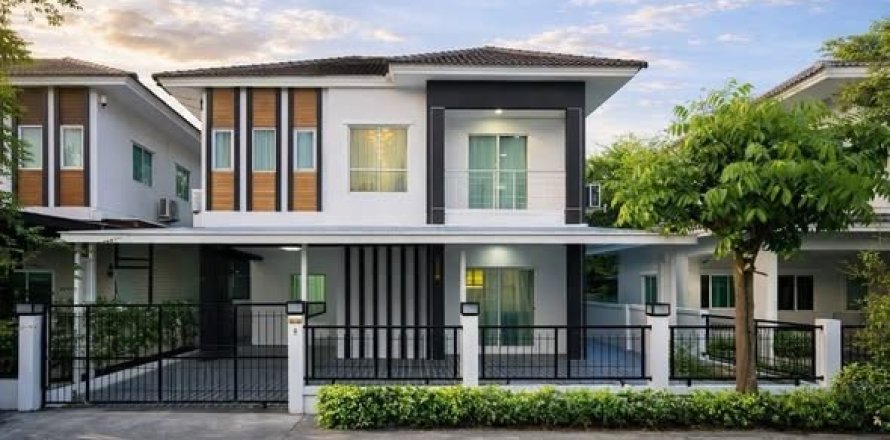 Casa de 4 dormitorios en Pattaya, Tailandia № 170429