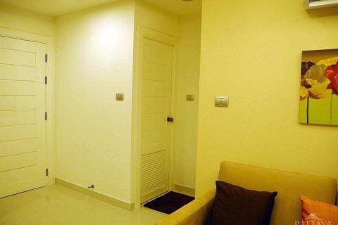 Condominio de 1 dormitorio en Jomtien Beach, Pattaya, Tailandia № 204095 - foto 2