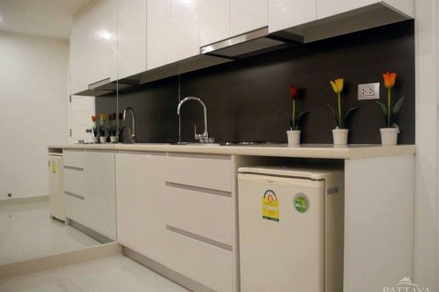 Condominio de 1 dormitorio en Jomtien Beach, Pattaya, Tailandia № 204095 - foto 4