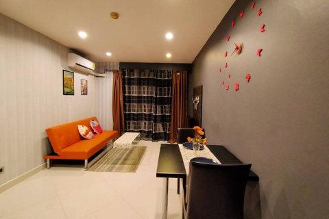 Condominio de 1 dormitorio en Jomtien Beach, Pattaya, Tailandia № 204096 - foto 2