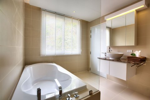Apartamento de 3 dormitorios en Ko Samui, Tailandia № 148600 - foto 27