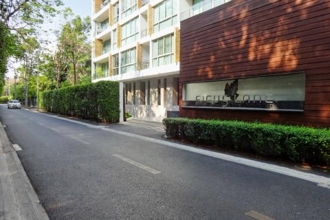 Condo in Bangkok, Thailand, 3 bedrooms № 220603 - photo 20