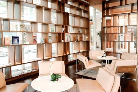 Condo in Bangkok, Thailand, 3 bedrooms № 220603 - photo 12