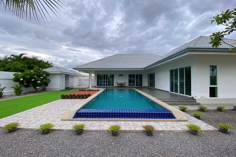 Chalet de 3 dormitorios en Pran Buri, Tailandia № 168746 - foto 2