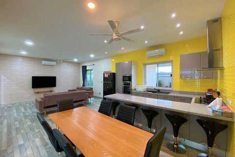 Chalet de 3 dormitorios en Pran Buri, Tailandia № 168746 - foto 22