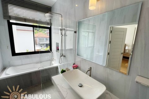 Chalet de 3 dormitorios en Kamala, Tailandia № 179331 - foto 5