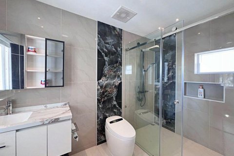 Villa in Pattaya, Thailand 5 bedrooms № 233373 - photo 14