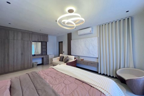 Villa in Pattaya, Thailand 5 bedrooms № 233373 - photo 10