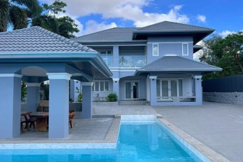Chalet de 5 dormitorios en Pattaya, Tailandia № 233373
