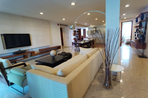 Condominio de 3 dormitorios en Bangkok, Tailandia № 181058 - foto 8