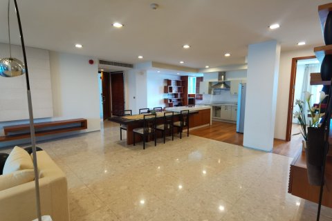 Condominio de 3 dormitorios en Bangkok, Tailandia № 181058 - foto 14