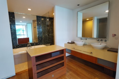 Condominio de 3 dormitorios en Bangkok, Tailandia № 181058 - foto 11