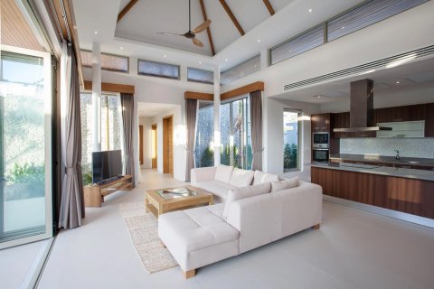 Casa de 4 dormitorios en Phuket, Tailandia № 181057 - foto 5