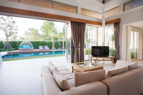 Casa de 4 dormitorios en Phuket, Tailandia № 181057 - foto 11