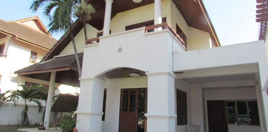 Casa de 3 dormitorios en Pattaya, Tailandia № 47432