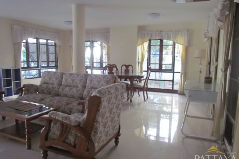 Casa de 3 dormitorios en Pattaya, Tailandia № 47432 - foto 7