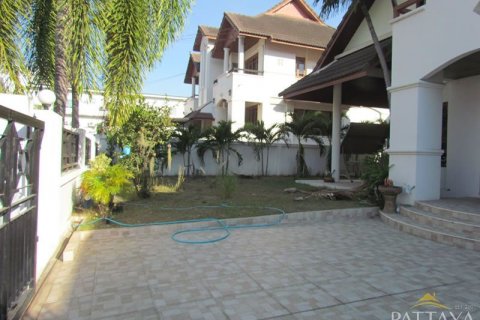 Casa de 3 dormitorios en Pattaya, Tailandia № 47432 - foto 12