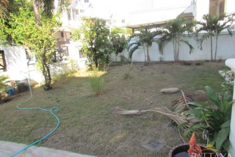 Casa de 3 dormitorios en Pattaya, Tailandia № 47432 - foto 28