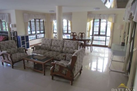 Casa de 3 dormitorios en Pattaya, Tailandia № 47432 - foto 26