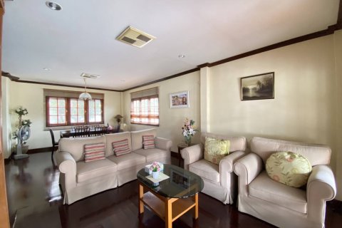 Casa de 3 dormitorios en Pattaya, Tailandia № 22259 - foto 23