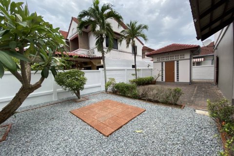 Casa de 3 dormitorios en Pattaya, Tailandia № 22259 - foto 26