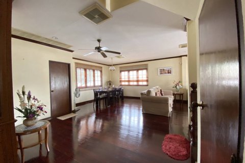 Casa de 3 dormitorios en Pattaya, Tailandia № 22259 - foto 25