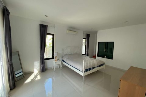Casa de 3 dormitorios en Pattaya, Tailandia № 47430 - foto 16