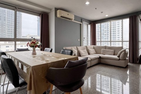 Condominio de 2 dormitorios en Ratchathewi, Bangkok, Tailandia № 172223 - foto 2